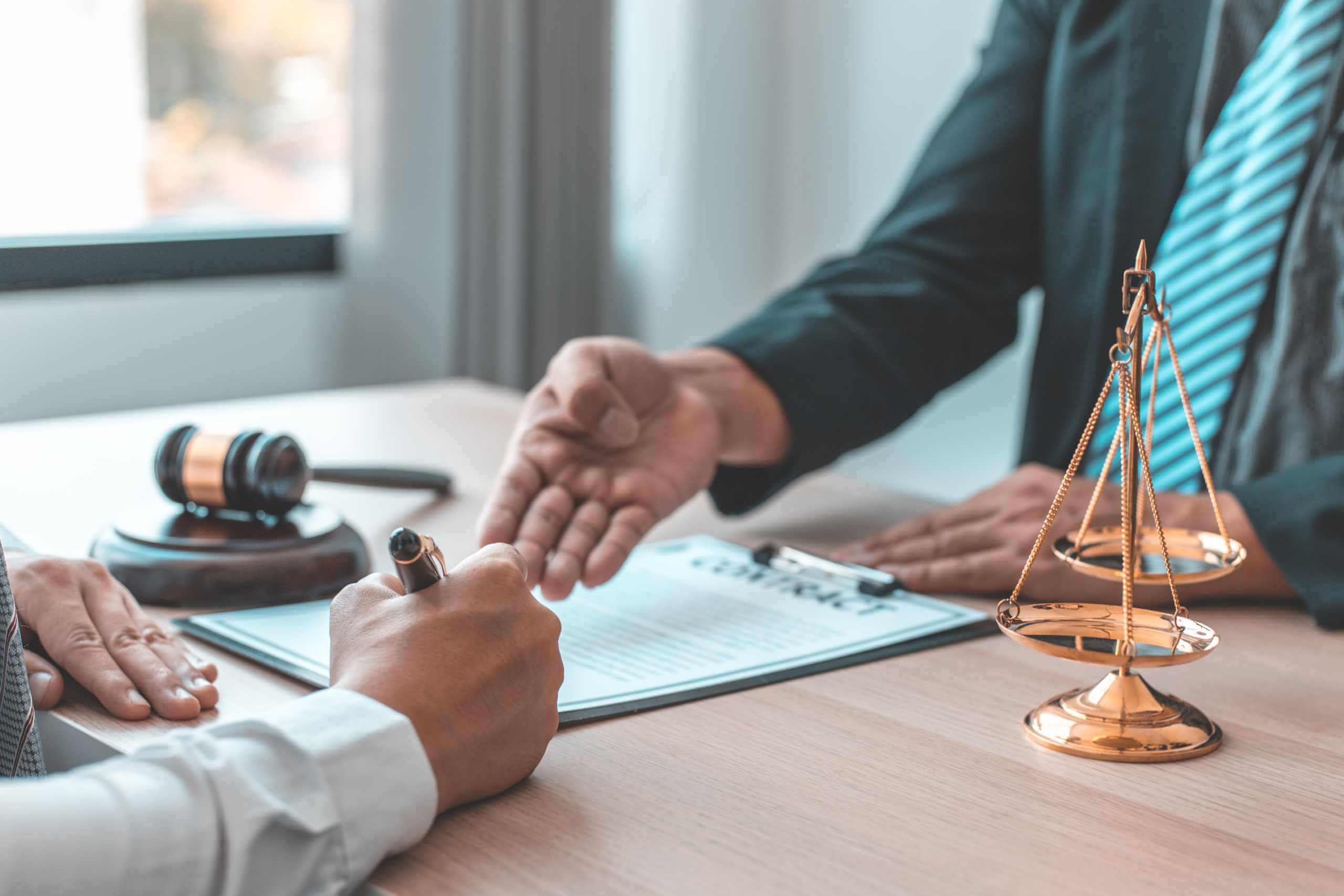procesos jurisdiccionales abogado fiduciario colombia